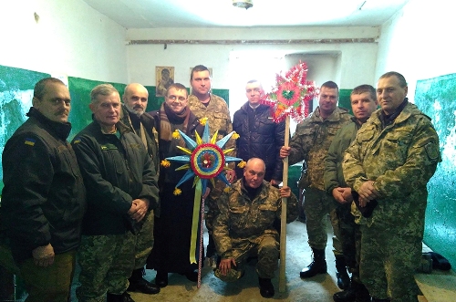 Брати - семінаристи з колядою відвідали військових Української армії що знаходяться на Донеччині